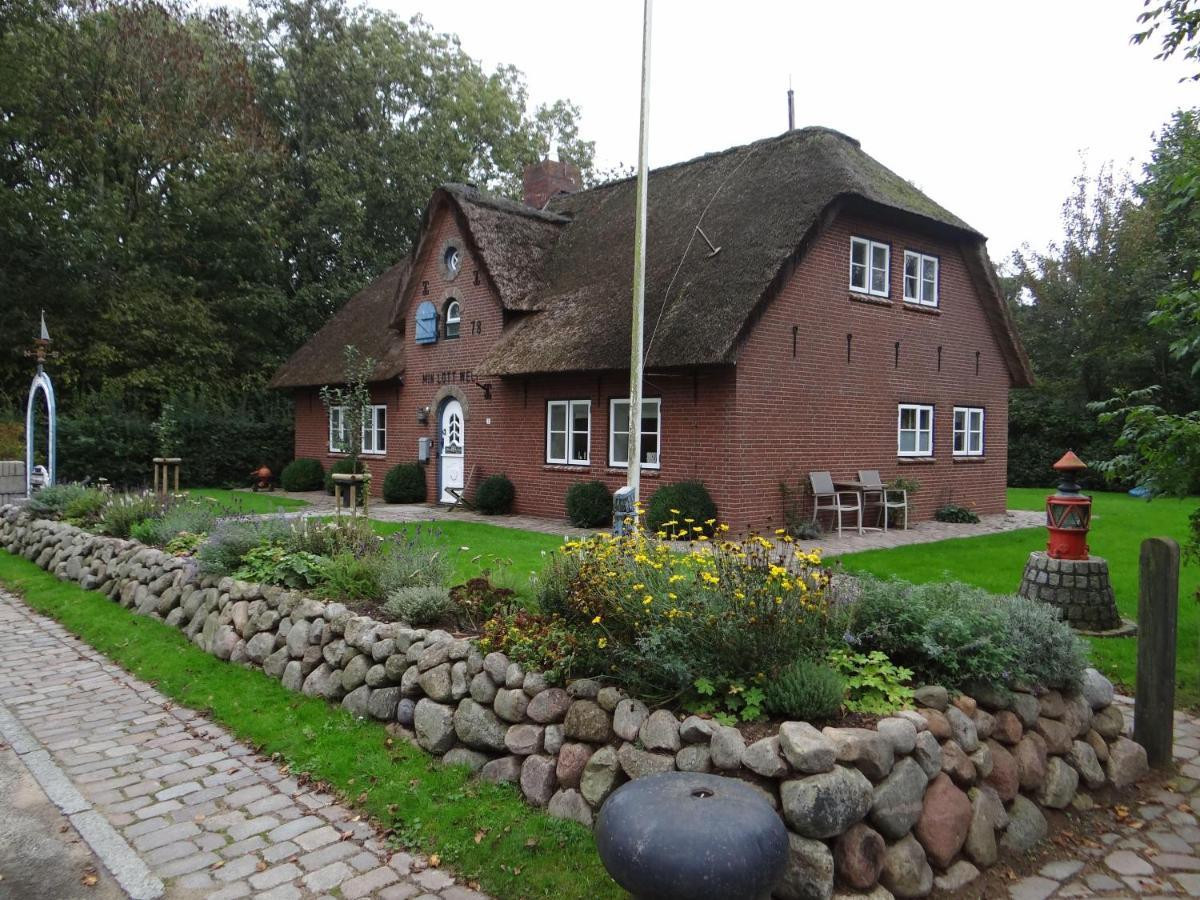 Ferienwohnung-Dg-Im-Reetdachhaus-Im-Ort-Welt Экстерьер фото