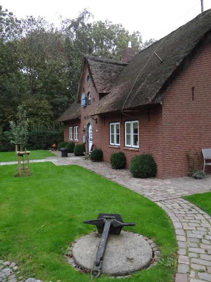 Ferienwohnung-Dg-Im-Reetdachhaus-Im-Ort-Welt Экстерьер фото